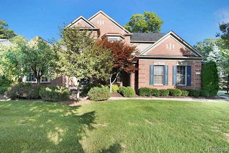9436 Kerrington Ct Brighton Twp, MI 48114