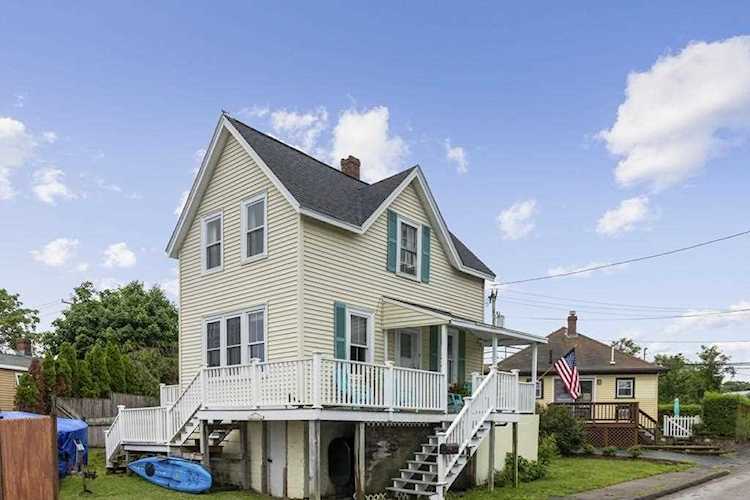 9 Bayswater Rd Quincy, MA 02169