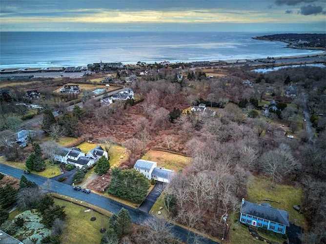 20 Starr DR Narragansett, RI 02882