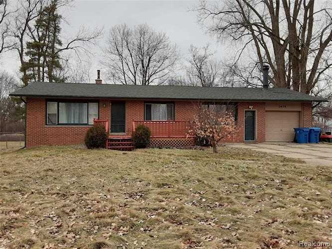 2450 N Long Lake Rd Fenton Twp, MI 48430