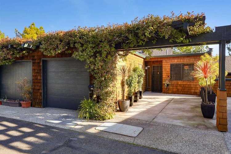 8 Escalle Lane Larkspur, CA 94939