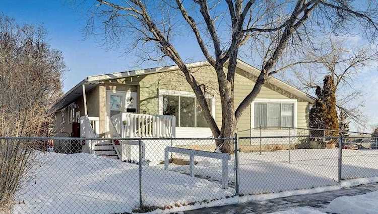 1431 Pensacola Way SE Calgary, AB T2A 2H4