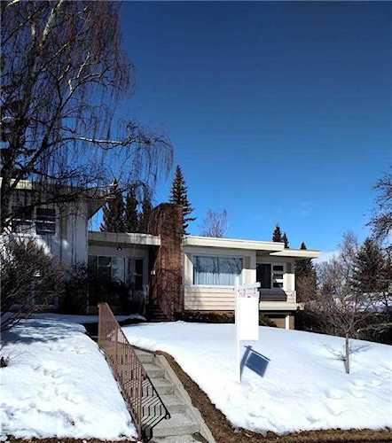 Calgary Real Estate Listing Located at 4715 Charles Avenue SW, in Britannia MLS# C4286515 Photo 1