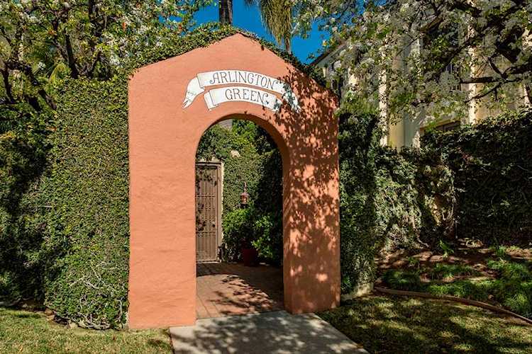 299 Arlington Drive Pasadena, CA 91105