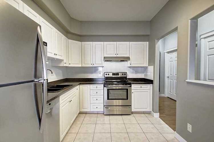 1919 31 Street SW #311 Calgary, AB T3E 2M8