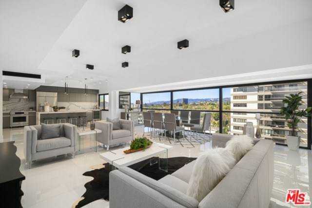 10450 Wilshire #PHE Los Angeles, CA 90024
