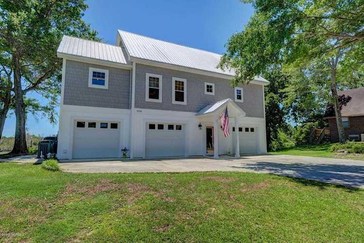 104 Guthrie Lane Sneads Ferry, NC 28460