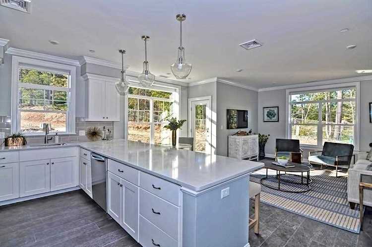 635 Old Post Road - Woodcrest Run #103 Sharon, MA 02067