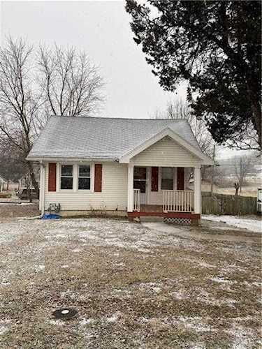 1804 Clifford St St Joseph, MO 64505
