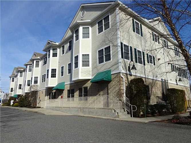 620 Main ST, Unit#10 #10 East Greenwich, RI 02818