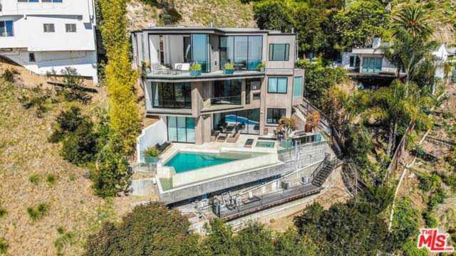 2143 Sunset Plaza Drive Los Angeles, CA 90069
