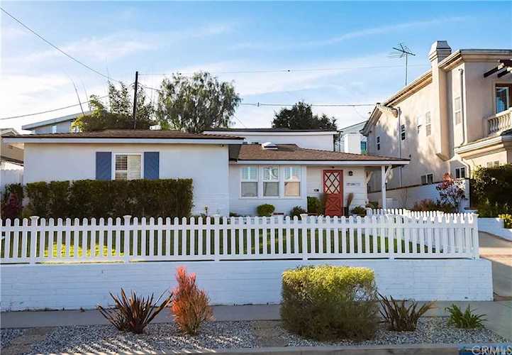 2101 Chestnut Avenue in Manhattan Beach, CA - MLS# SB20028449 Photo 1