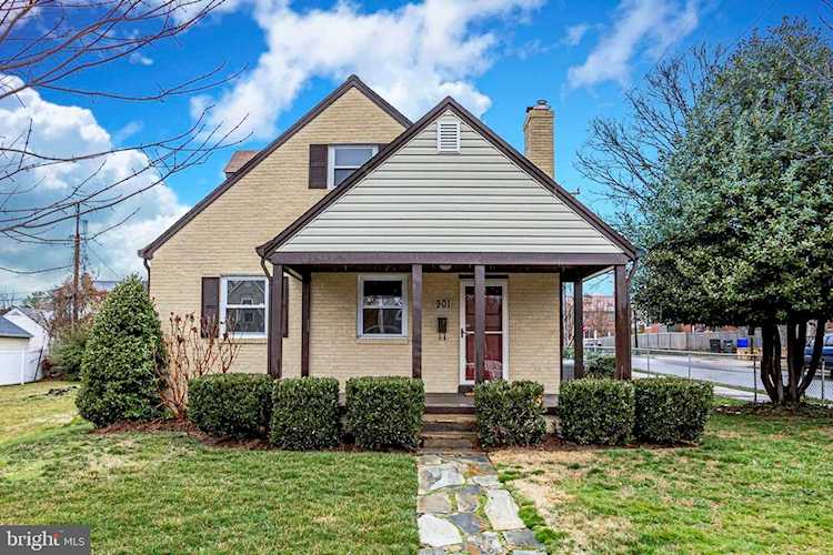 901 21st St S Arlington, VA 22202