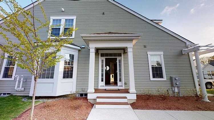 52 Jackson Dr #52 Holliston, MA 01746