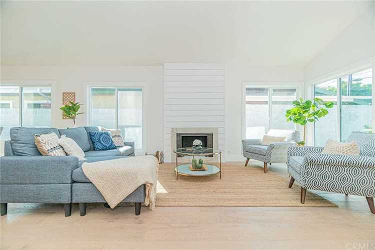 1148 N Poinsettia Avenue Manhattan Beach, CA 90266