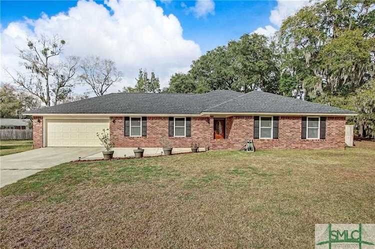 18 Black Forest Dr Savannah, GA 31410
