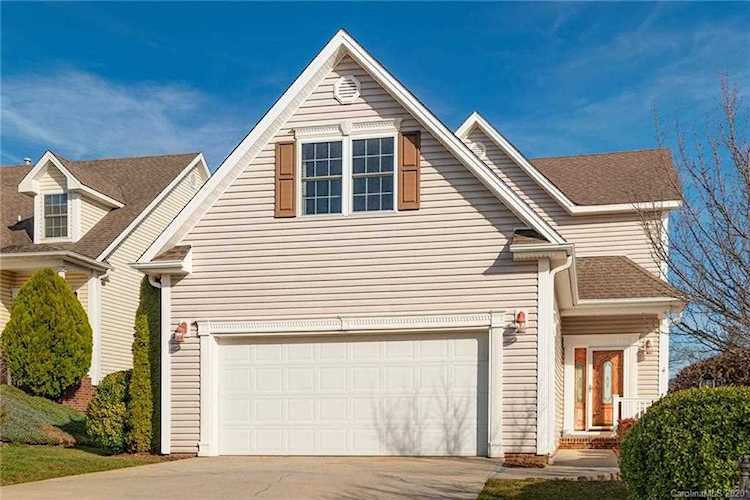 17 Flowering Cherry Dr Asheville, NC 28805