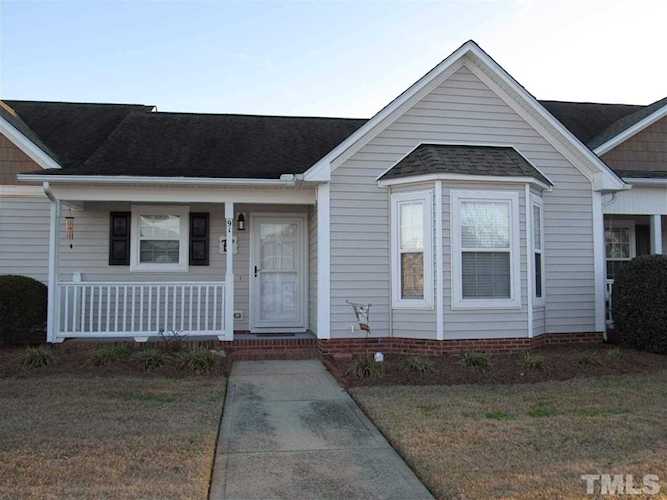 91 Fringe Tree Court Clayton, NC 27520