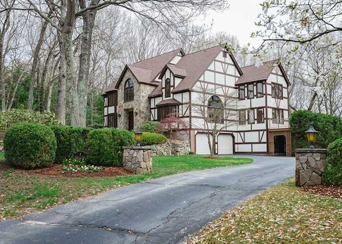 4 Pendulum Pass Hopkinton, MA 01748