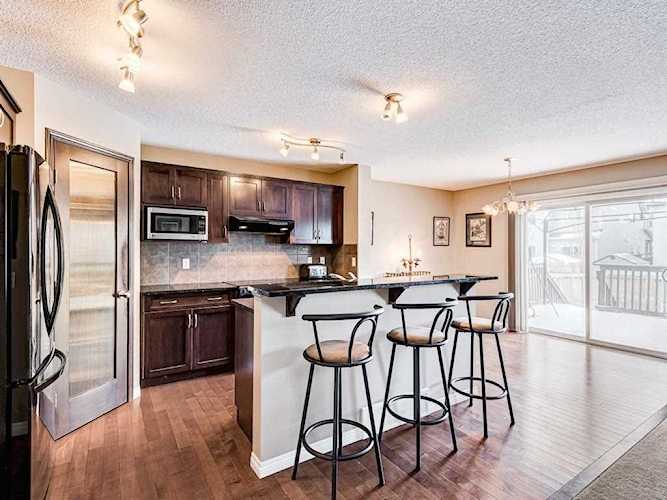 52 Copperpond Terrace SE Calgary, AB T2Z 0W5