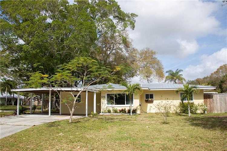 2485 S Milmar Drive Sarasota, FL 34237