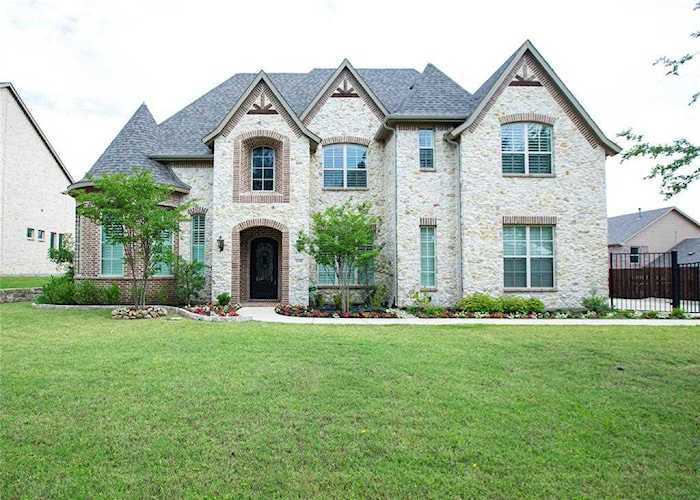 310 W Highland Street Southlake, TX 76092