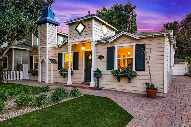 4213 Beeman Avenue Studio City, CA 91604