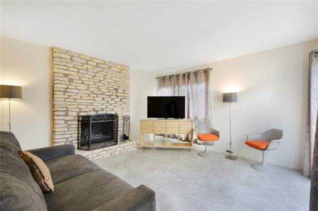 4713 Yucca Hill Dr Austin, TX 78744