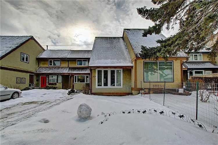 428 Cannington Close SW Calgary, AB T2W 3G1