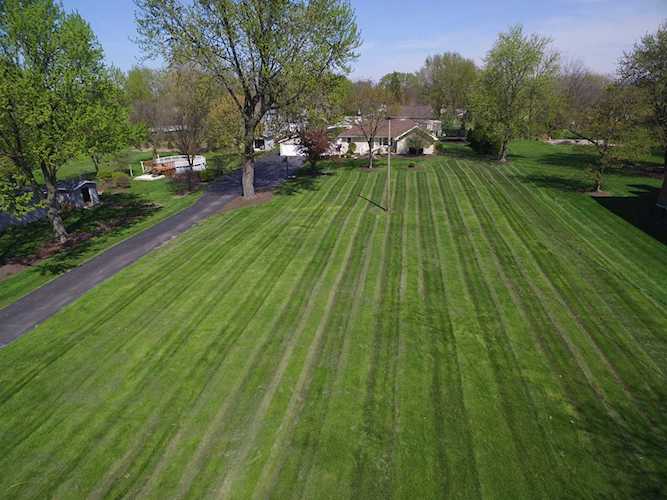 557 1st St Lemont, IL 60439