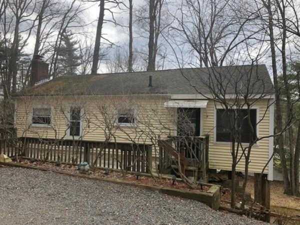 65 Lincoln Dr Leominster, MA 01453