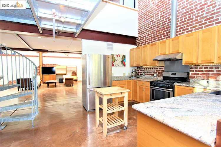 1501 37Th Ave Oakland, CA 94601