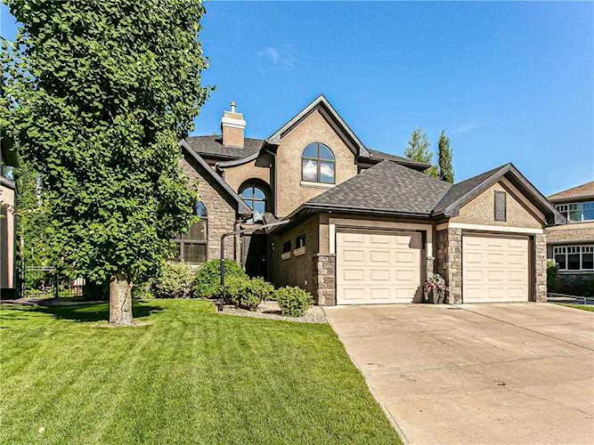 27 Evercreek Bluffs Point(e) SW Calgary, AB T2Y 4P7