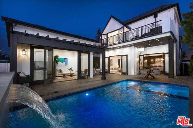 921 Lake Street Venice, CA 90291