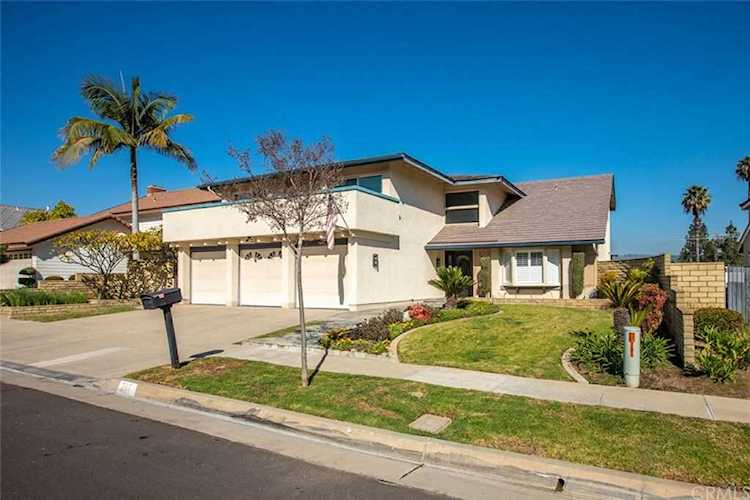 201 Avenida Santa Anita La Habra, CA 90631