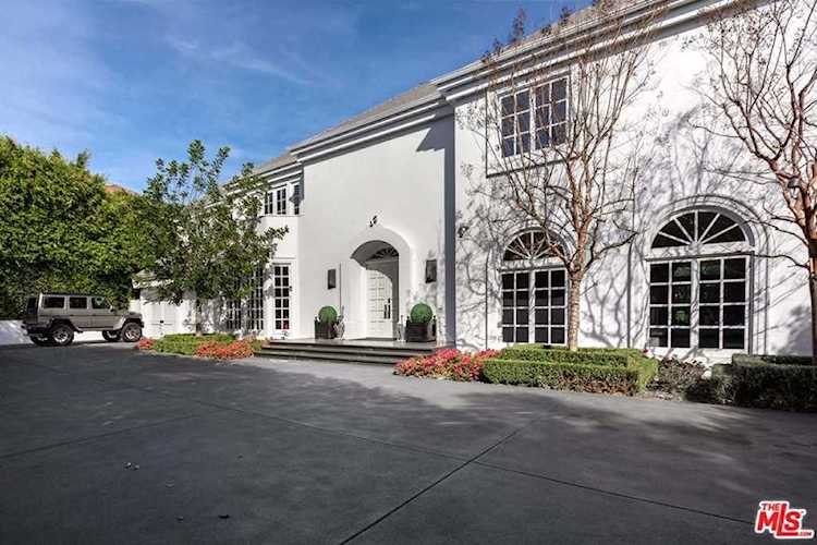 820 N Whittier Drive Beverly Hills, CA 90210
