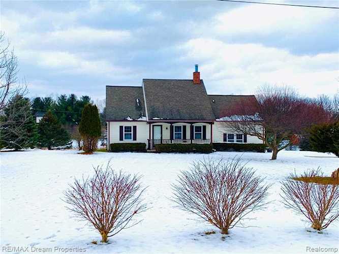 4975 Westwind Dr Dexter, MI 48130