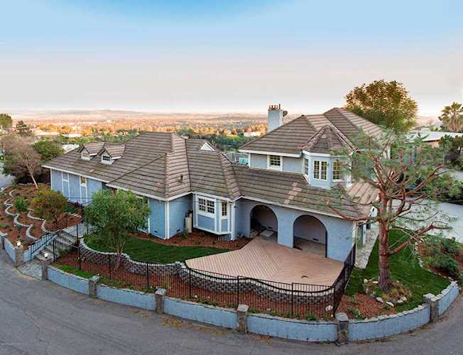 1580 Glen Oaks Boulevard Pasadena, CA 91105