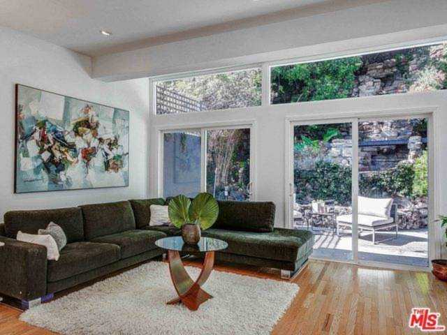 2017 N Beverly Glen Los Angeles, CA 90077