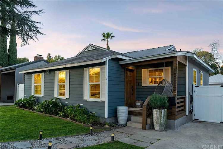 15113 La Maida Street Sherman Oaks, CA 91403