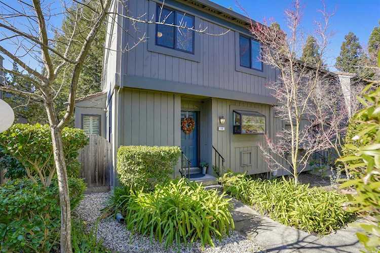 18 Aronia Lane Novato, CA 94945