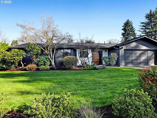 1975 Ostman Rd West Linn, OR 97068