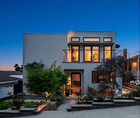 211 John Street Manhattan Beach, CA 90266