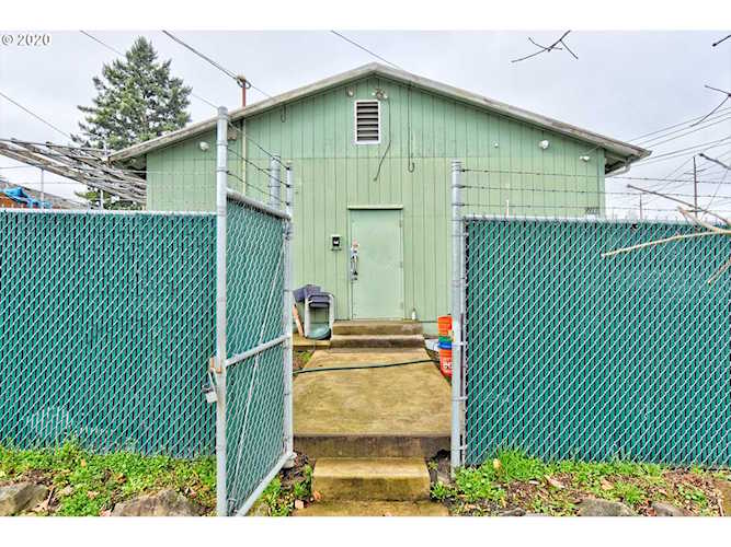 5506 N Columbia Ct Portland, OR 97203