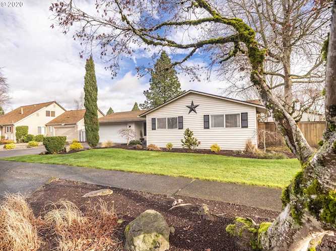 807 SE Sweetbriar Ln Troutdale, OR 97060
