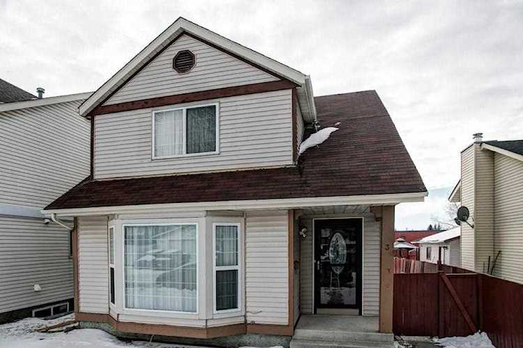 39 Castlegrove Road NE Calgary, AB T3J 1S7