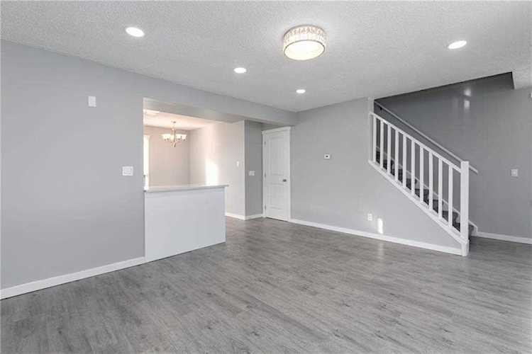 71 Abingdon Crescent NE Calgary, AB T2A 6W8