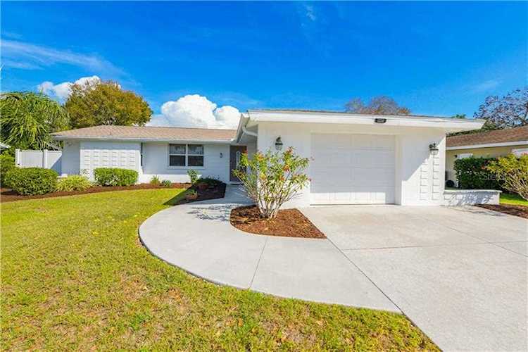 3224 Kenmore Drive Sarasota, FL 34231