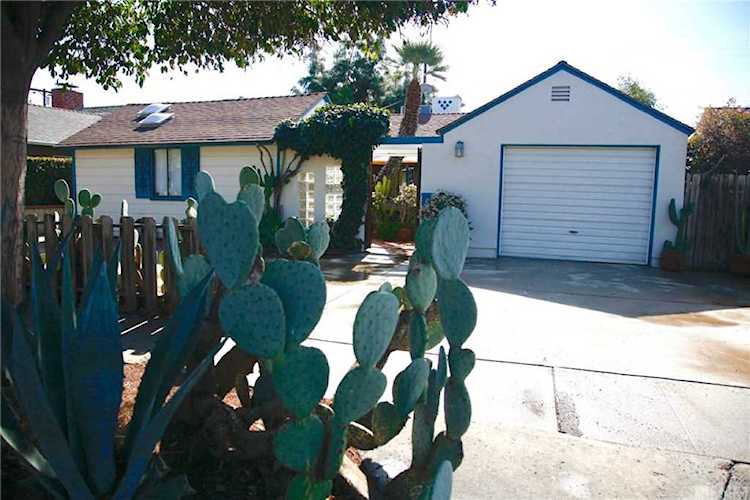 17430 Blythe Street Northridge, CA 91325