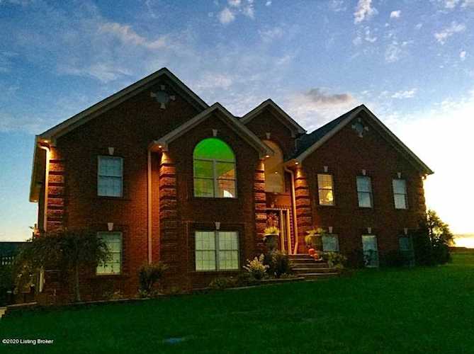 413 E Millwater Shepherdsville, KY 40165